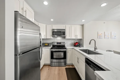 706 867 Hamilton Street, Vancouver, BC, Vancouver — Apartment/Condo for sale