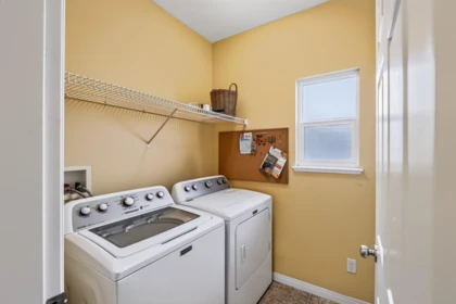 Guest Bathroom Photo of 36256 Stephen Leacock Drive, Abbotsford, BC