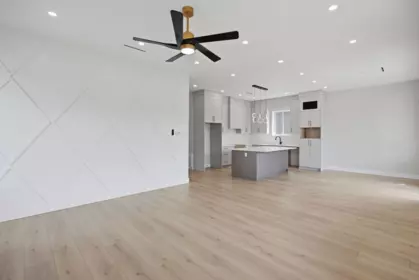 Kitchen Island Photo of 46046 Southlands Crescent, Chilliwack, BC