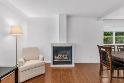 1 1420 Chesterfield Avenue, North Vancouver, BC, North Vancouver — Apartment/Condo for sale