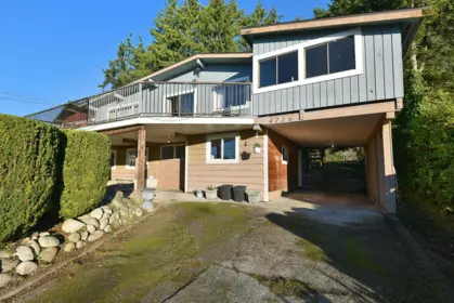 4726 Laurel Avenue, Sechelt, BC, Sechelt — Single Family Residence for sale