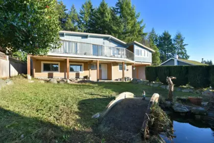 4726 Laurel Avenue, Sechelt, BC, Sechelt — Single Family Residence for sale
