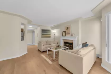 151 8600 Lansdowne Road, Richmond, BC, Richmond — Apartment/Condo for sale