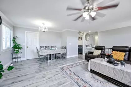 Kitchen Island Photo of 30921 Sandpiper Drive, Abbotsford, BC