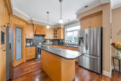 Primary Bedroom Photo of 27110 35 Avenue, Langley, BC