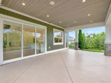 Kitchen Photo of 16468 29a Avenue, Surrey, BC