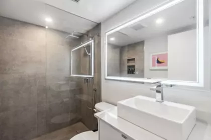 Entry Foyer Photo of 2406 1155 Seymour Street, Vancouver, BC