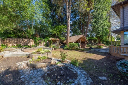 Breakfast Nook Photo of 2495 Lauralynn Drive, North Vancouver, BC