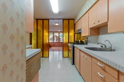 Mudroom Photo of 2495 Lauralynn Drive, North Vancouver, BC