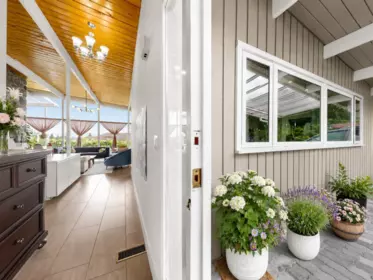 Family Room Photo of 1066 Palmerston Avenue, West Vancouver, BC