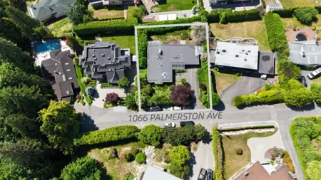 Outdoor Kitchen Photo of 1066 Palmerston Avenue, West Vancouver, BC