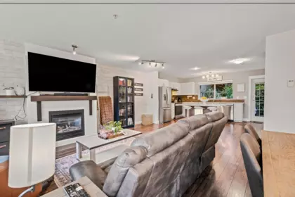 Dining Area Photo of 70 20350 68 Avenue, Langley, BC