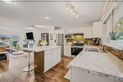 Kitchen Island Photo of 70 20350 68 Avenue, Langley, BC