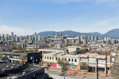 Hot Tub / Spa Photo of 406 2511 Quebec Street, Vancouver, BC