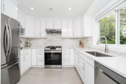 Kitchen Photo of 970 Rochester Avenue, Coquitlam, BC