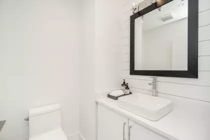 Walk-In Closet Photo of 970 Rochester Avenue, Coquitlam, BC