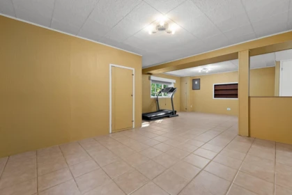 Hallway Photo of 2621 Cambridge Street, Vancouver, BC