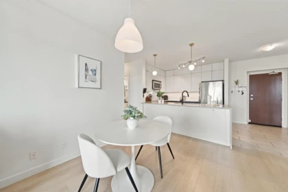 Family Room Photo of 903 15 E Royal Avenue, New Westminster, BC