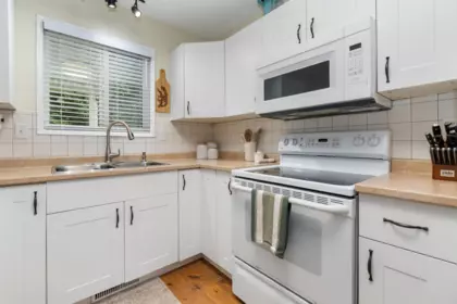 Breakfast Nook Photo of 20 3350 Elmwood Drive, Abbotsford, BC