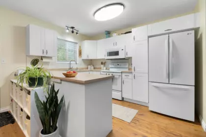 Kitchen Photo of 20 3350 Elmwood Drive, Abbotsford, BC