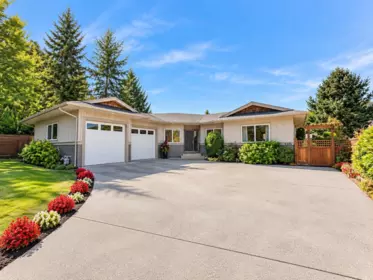 6388 Piper Place, Sechelt, BC, Sechelt — Single Family Residence for sale