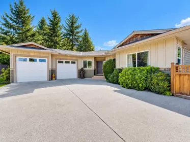 6388 Piper Place, Sechelt, BC, Sechelt — Single Family Residence for sale