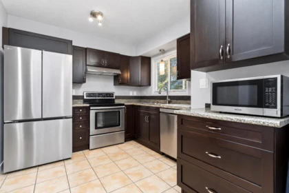 Guest Bathroom Photo of 1 19022 119b Avenue, Pitt Meadows, BC