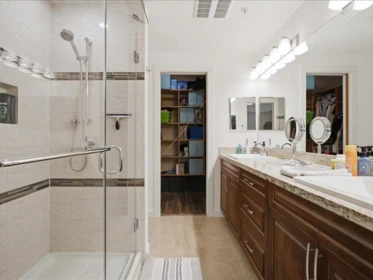 Powder Room Photo of 103 2860 Trethewey Street, Abbotsford, BC
