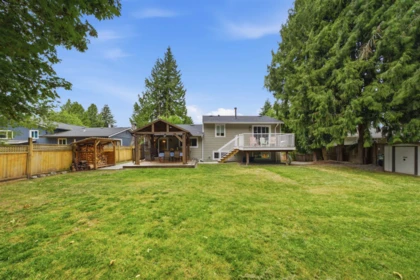 Garden / Landscaping Photo of 12092 Glenhurst Street, Maple Ridge, BC