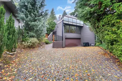 6225 Mckee Street, Burnaby, BC, Burnaby — Half Duplex for sale