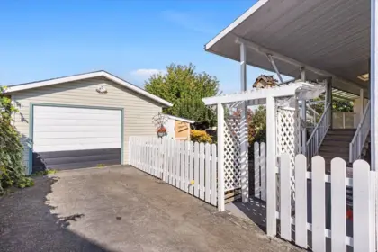 46705 Emerald Drive, Chilliwack, BC, Chilliwack — Single Family Residence for sale
