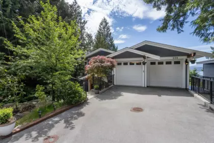 220 Panorama Road, Lions Bay, BC, Lions Bay — Single Family Residence for sale