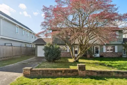 3740 Blundell Road, Richmond, BC, Richmond — Half Duplex for sale