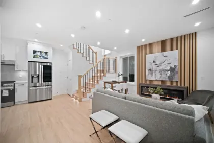1 3323 Napier Street, Vancouver, BC, Vancouver — Half Duplex for sale