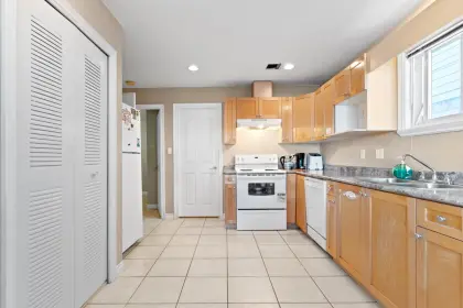 5856 Woodsworth Street Street, Burnaby, BC, Burnaby — Half Duplex for sale
