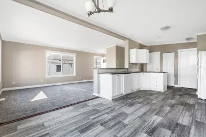 42 8254 134 Street, Surrey, BC, Surrey — Manufactured Home for sale