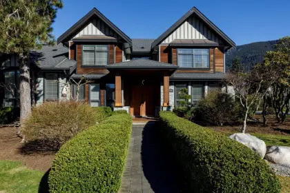 1050 Marigold Avenue, North Vancouver, BC, North vancouver — Single Family Residence for sale