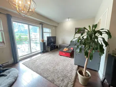 404 38142 Cleveland Avenue, Squamish, BC, Squamish — Apartment/Condo for sale