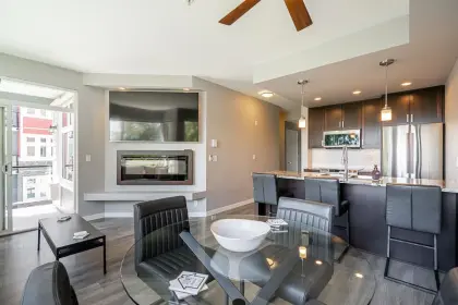 301 2238 Whatcom Road, Abbotsford, BC, Abbotsford — Apartment/Condo for sale