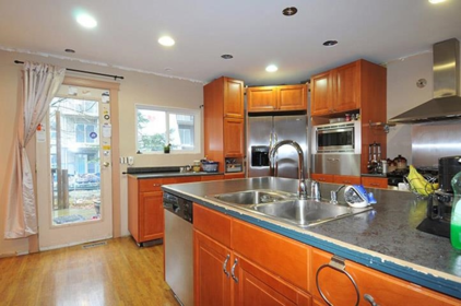 12275 Hillside Street, Maple Ridge, BC, Maple Ridge — Single Family Residence for sale