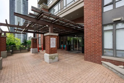 1604 4132 Halifax Street, Burnaby, BC, Burnaby — Apartment/Condo for sale