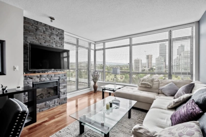 1604 4132 Halifax Street, Burnaby, BC, Burnaby — Apartment/Condo for sale