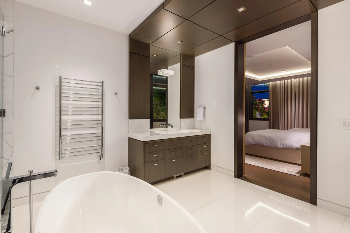 Backyard Photo of 6330 Macdonald Street, Vancouver, BC