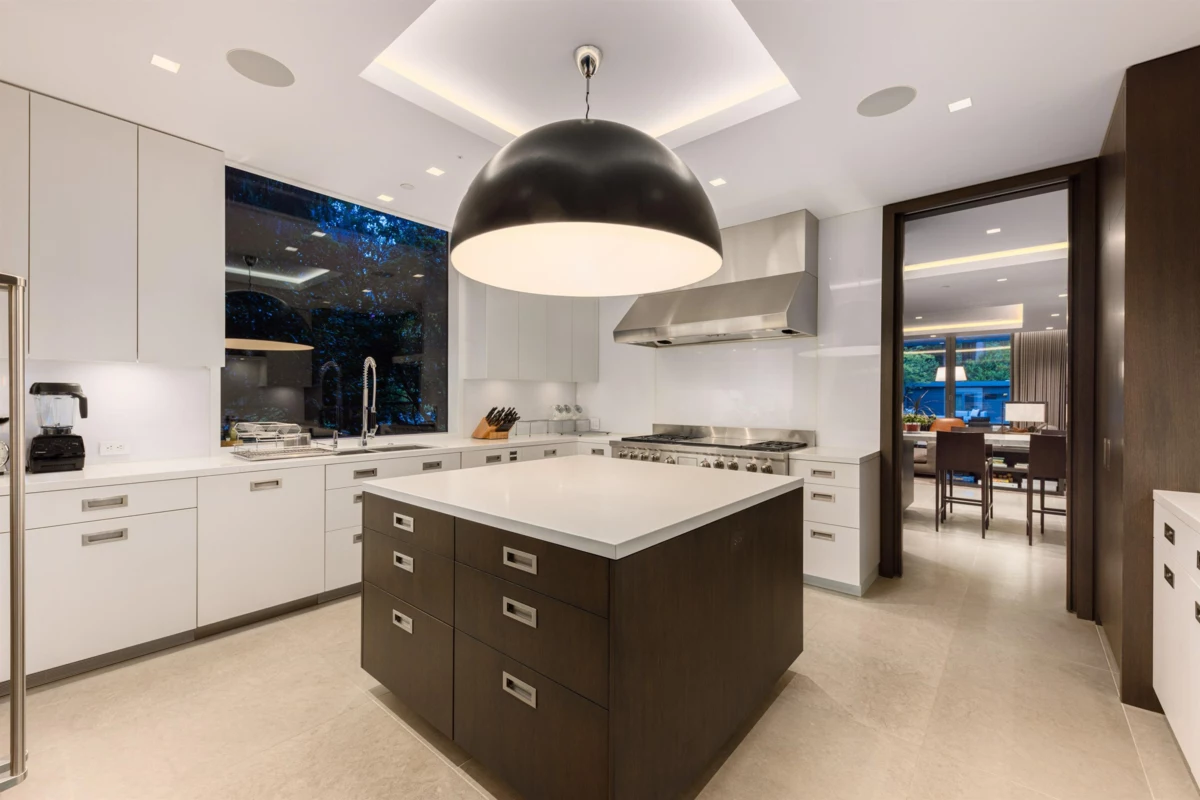 Hallway Photo of 6330 Macdonald Street, Vancouver, BC