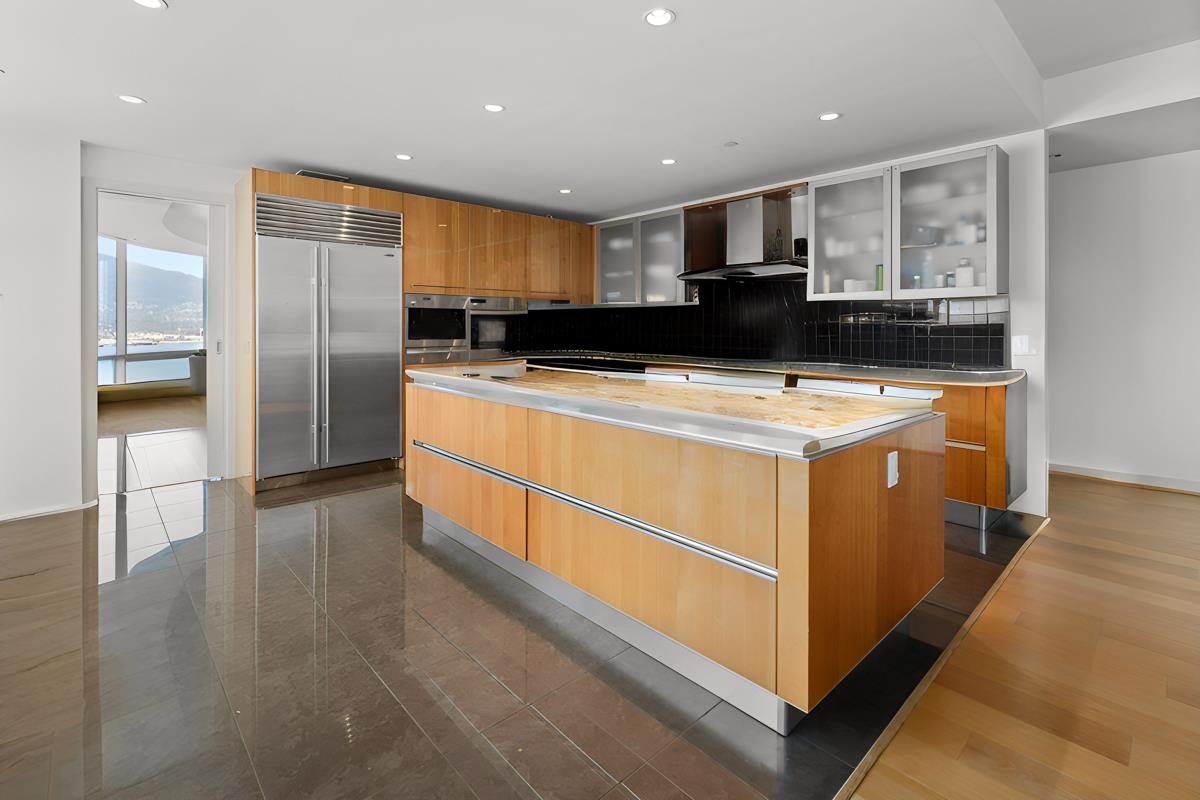 Basement Recreation Room Photo of 2101 1169 W Cordova Street, Vancouver, BC