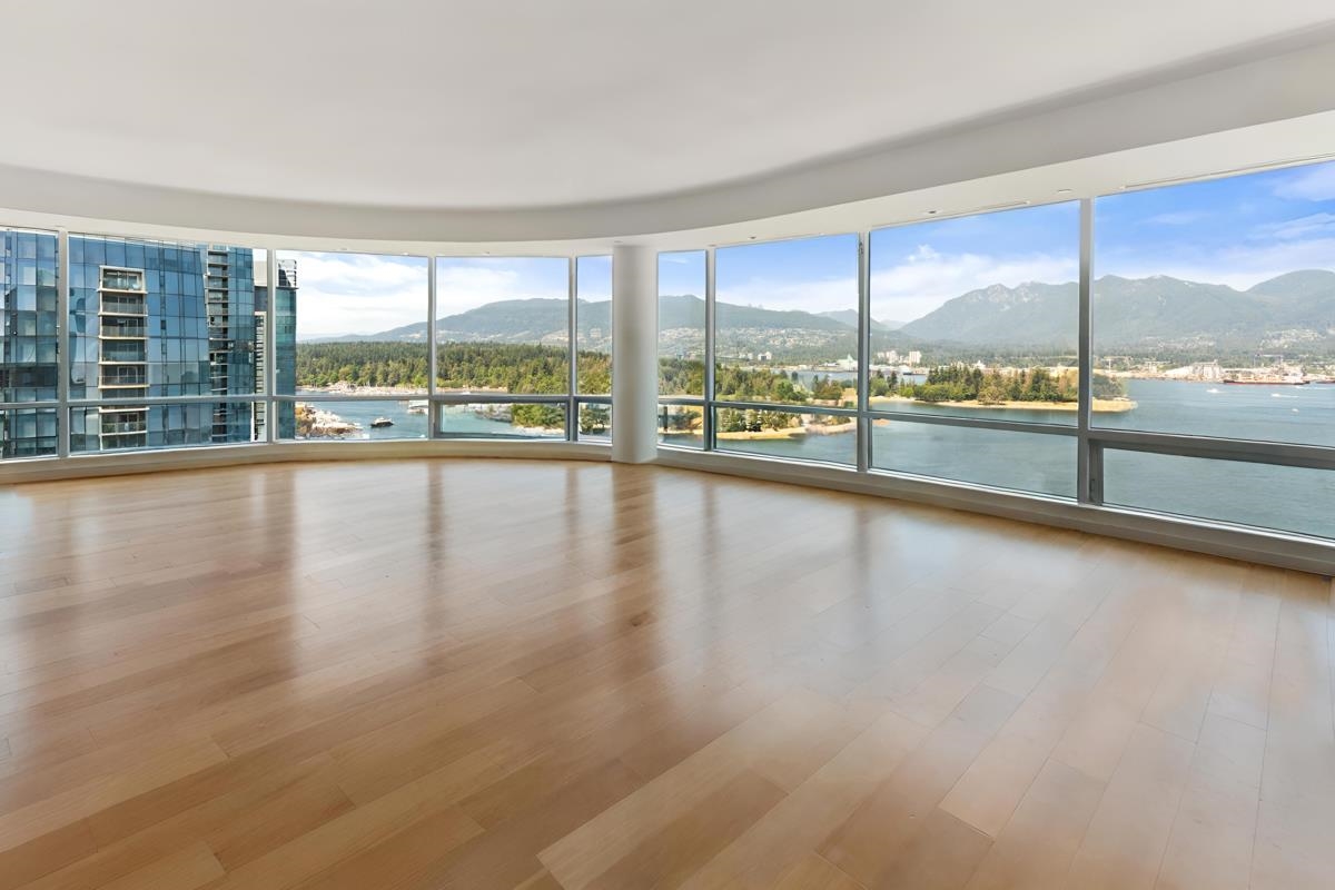 Dining Area Photo of 2101 1169 W Cordova Street, Vancouver, BC