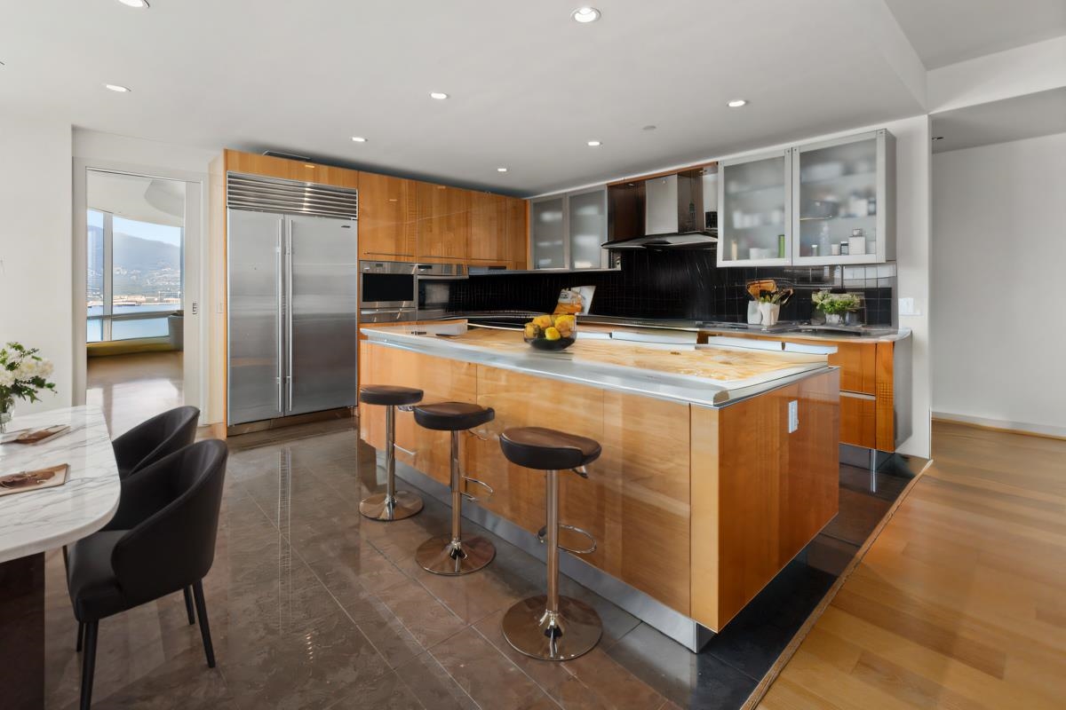 Laundry Room Photo of 2101 1169 W Cordova Street, Vancouver, BC