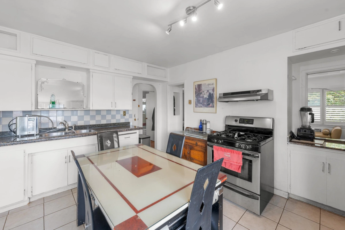 Family Room Photo of 7429 Fraser Street, Vancouver, BC