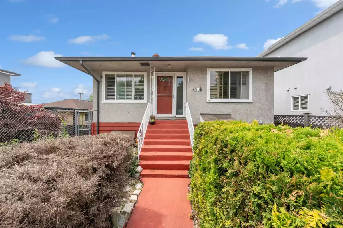 Guest Bathroom Photo of 7429 Fraser Street, Vancouver, BC