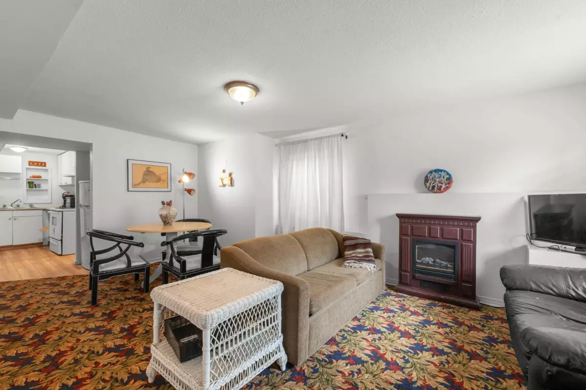 Primary Bathroom Photo of 7429 Fraser Street, Vancouver, BC